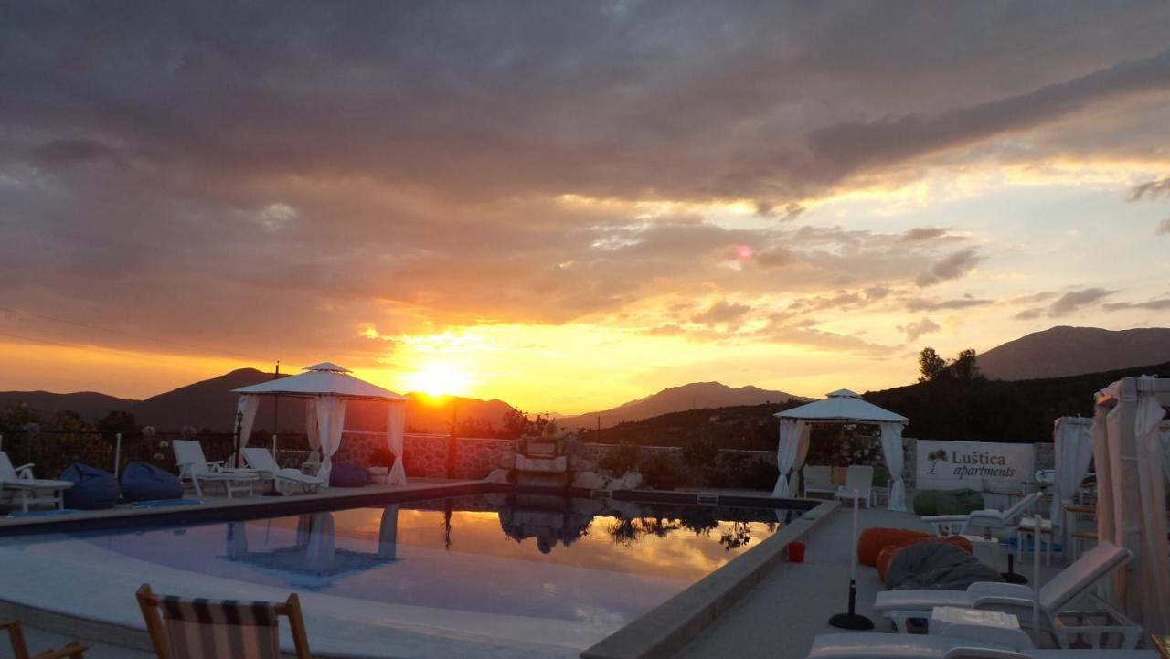 Lustica Apartments Εξωτερικό φωτογραφία