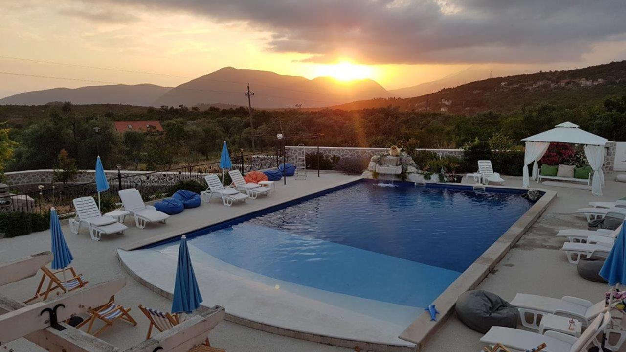 Lustica Apartments Εξωτερικό φωτογραφία