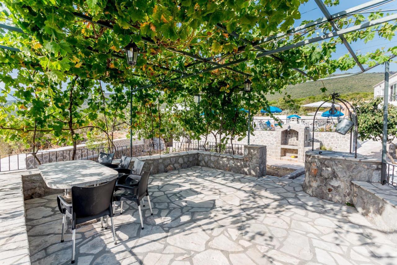 Lustica Apartments Εξωτερικό φωτογραφία